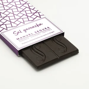 chocolate-negro-con-sal-de-garnacha